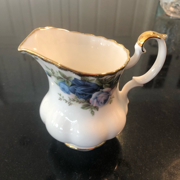 Royal Albert Moonlight Blue Bone China Sugar Bowl and Creamer Set with Gold Trim - Picture 4 of 11